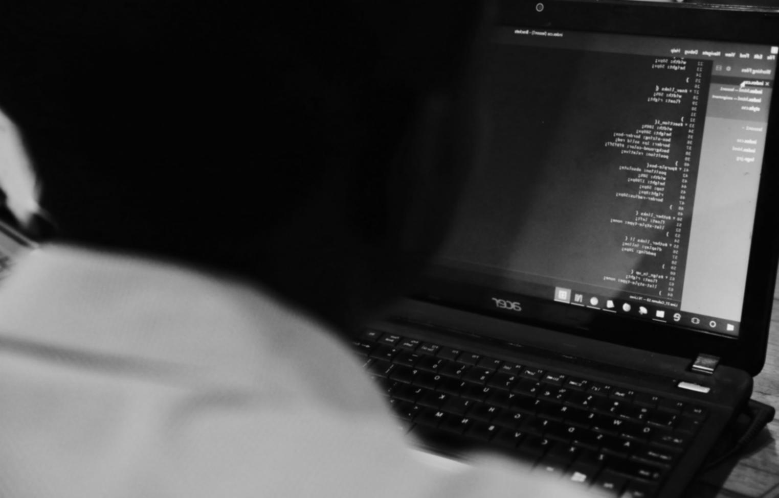 Вид на наш офис и рабочее пространство команды Myntelux